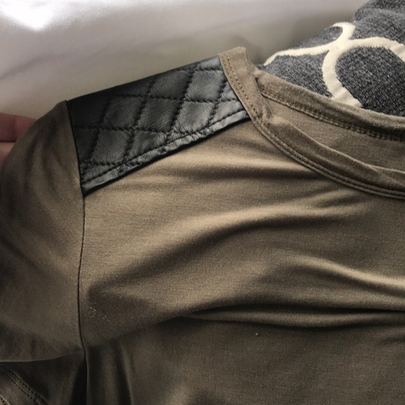 Top - Picture 3 of 4